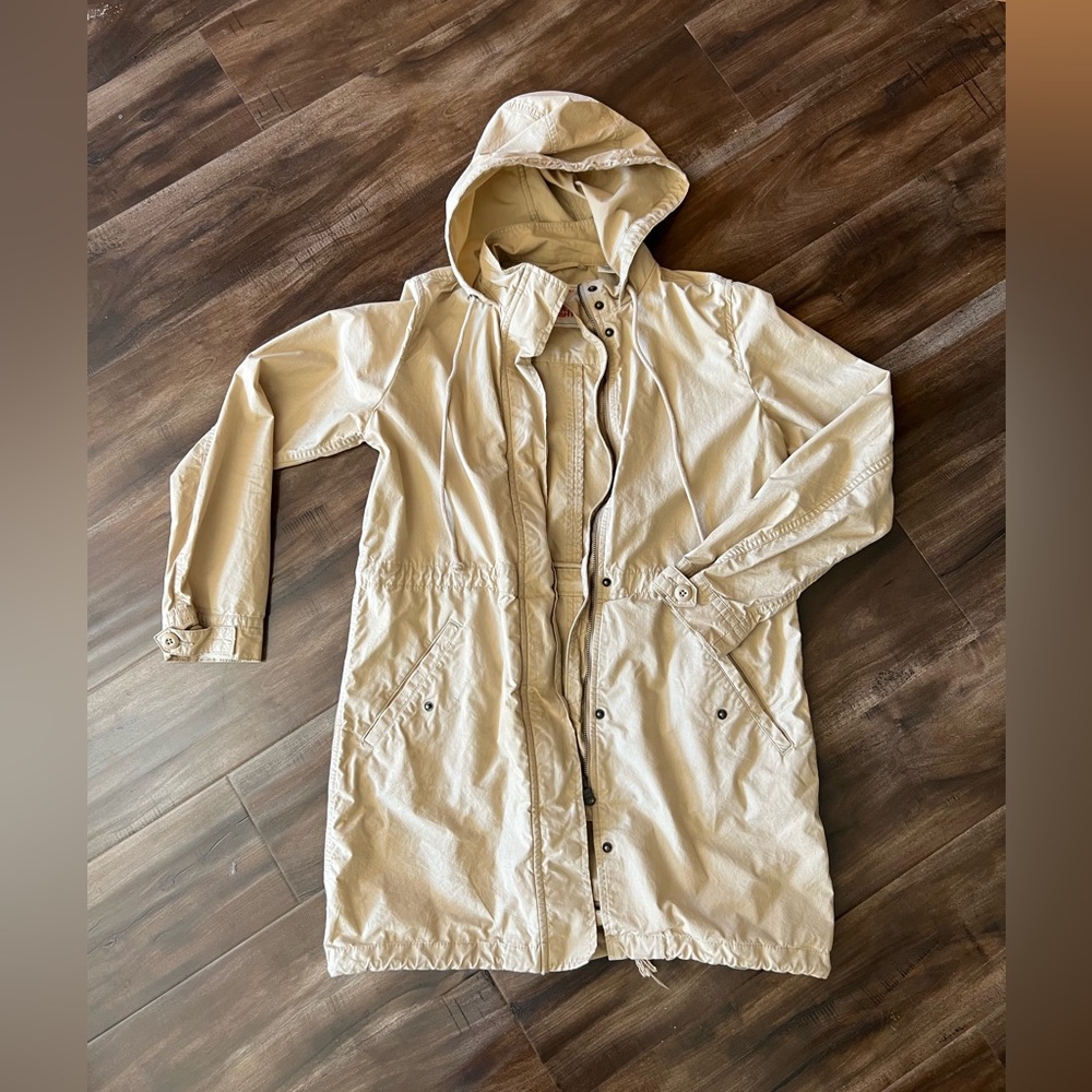 Size S Levi’s Khaki Lightweight Jacket